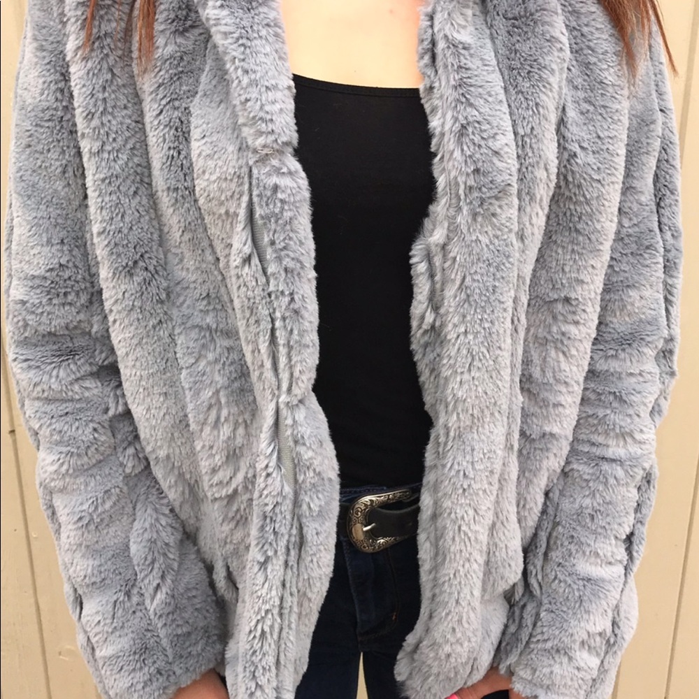 Keep Me Cozy Faux Fur Jacket - Picture 3 of 5